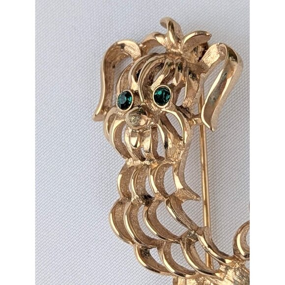 Vintage Avon Gold Tone Dog Brooch Pin 1970s Openwork Puppy Pin Green Rhinestones - Picture 3 of 6